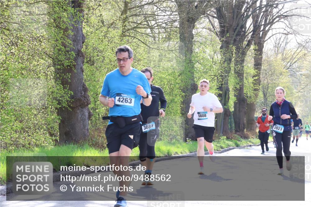 12.04.2026 - 45. Internationalen Wilhelmsburger Insellauf Yannick Fuchs http://msf.ph/oto/9488562 12.04.2026 10:39:57 Laufen 4263, 3887, 5608, 3923 meine-sportfotos.de