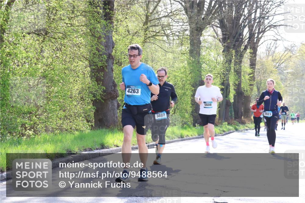 12.04.2026 - 45. Internationalen Wilhelmsburger Insellauf Yannick Fuchs http://msf.ph/oto/9488564 12.04.2026 10:39:57 Laufen 4263, 3887, 5608, 3923 meine-sportfotos.de