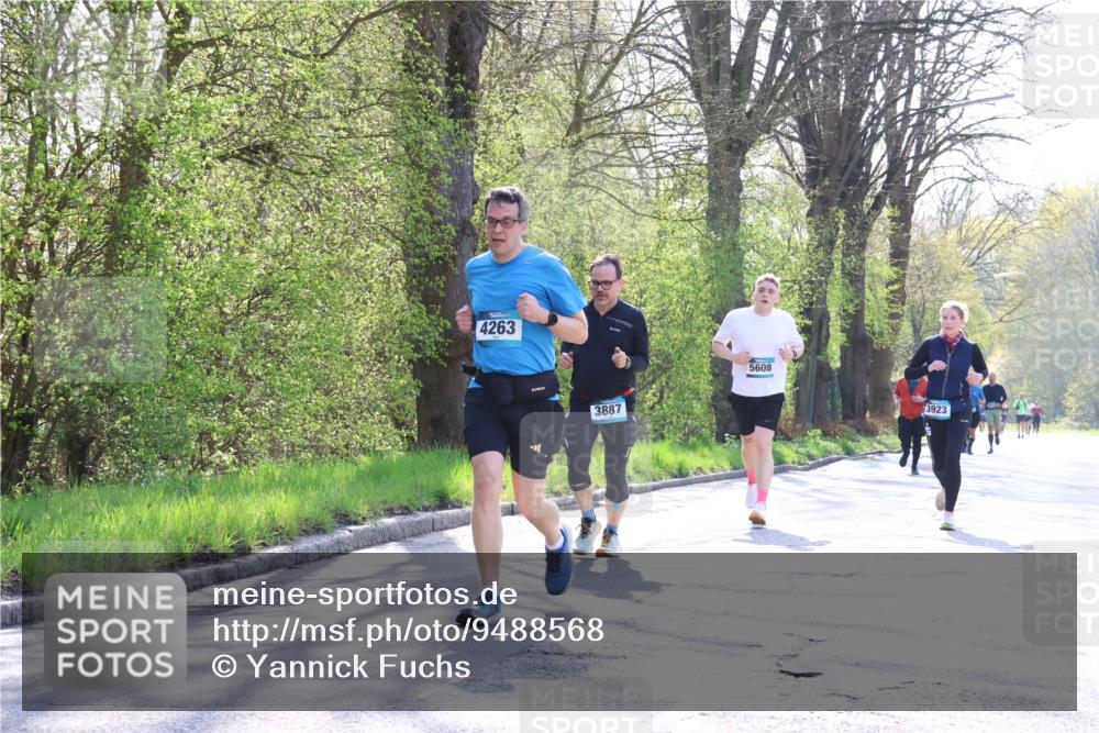 12.04.2026 - 45. Internationalen Wilhelmsburger Insellauf Yannick Fuchs http://msf.ph/oto/9488568 12.04.2026 10:39:57 Laufen 4263, 3887, 5608, 3923 meine-sportfotos.de