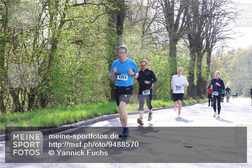 12.04.2026 - 45. Internationalen Wilhelmsburger Insellauf Yannick Fuchs http://msf.ph/oto/9488570 12.04.2026 10:39:58 Laufen 4263, 3887, 5608, 3923 meine-sportfotos.de