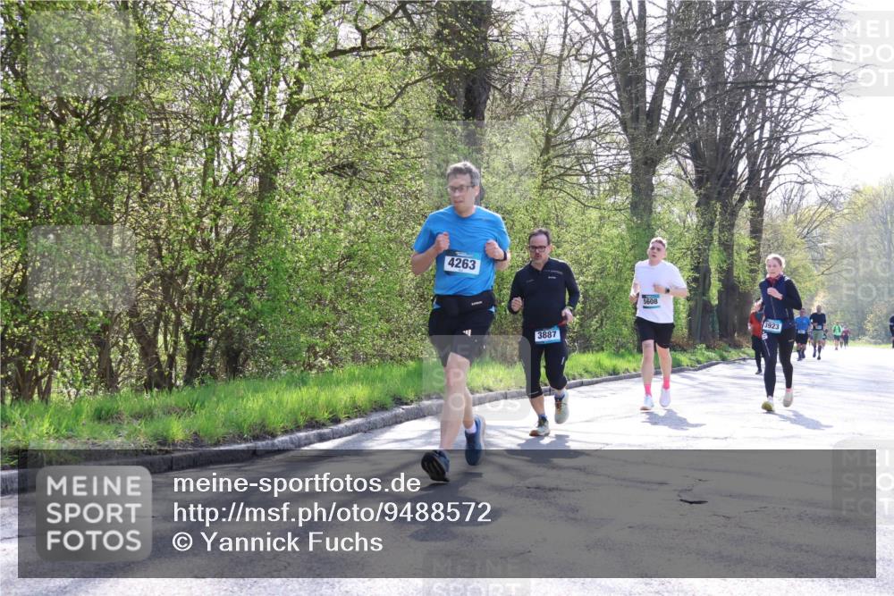 12.04.2026 - 45. Internationalen Wilhelmsburger Insellauf Yannick Fuchs http://msf.ph/oto/9488572 12.04.2026 10:39:58 Laufen 4263, 3887, 5608, 3923 meine-sportfotos.de