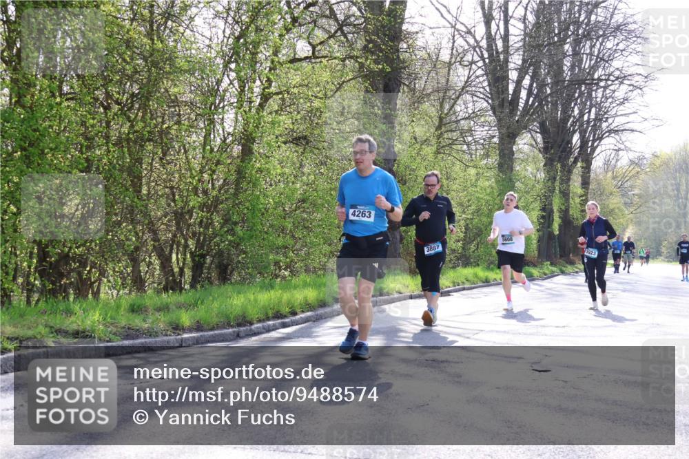 12.04.2026 - 45. Internationalen Wilhelmsburger Insellauf Yannick Fuchs http://msf.ph/oto/9488574 12.04.2026 10:39:58 Laufen 4263, 3887, 5608, 3923 meine-sportfotos.de