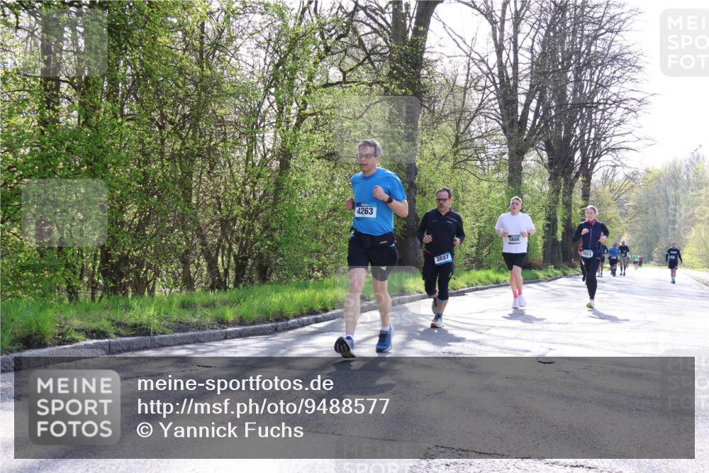 12.04.2026 - 45. Internationalen Wilhelmsburger Insellauf Yannick Fuchs http://msf.ph/oto/9488577 12.04.2026 10:39:58 Laufen 4263, 3887, 5608, 3923 meine-sportfotos.de