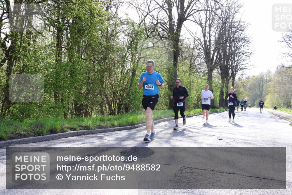 12.04.2026 - 45. Internationalen Wilhelmsburger Insellauf Yannick Fuchs http://msf.ph/oto/9488582 12.04.2026 10:39:58 Laufen 4263, 3887, 5608, 3923 meine-sportfotos.de