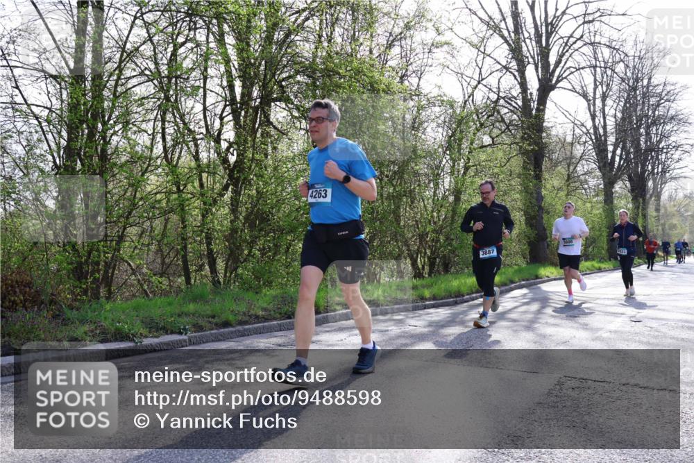 12.04.2026 - 45. Internationalen Wilhelmsburger Insellauf Yannick Fuchs http://msf.ph/oto/9488598 12.04.2026 10:39:59 Laufen 50, 4263, 3887, 5608 meine-sportfotos.de