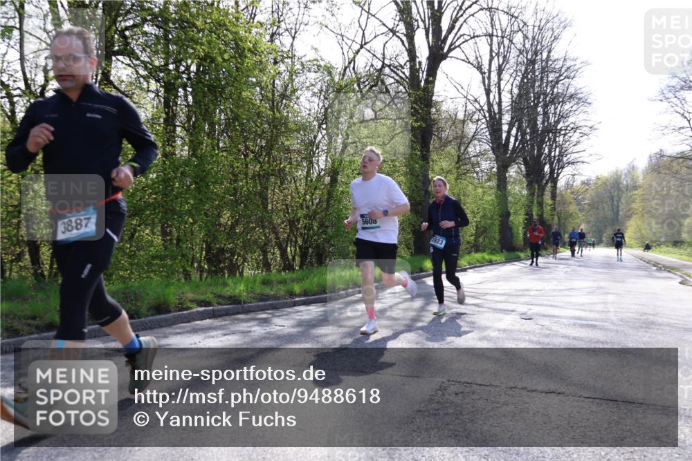 12.04.2026 - 45. Internationalen Wilhelmsburger Insellauf Yannick Fuchs http://msf.ph/oto/9488618 12.04.2026 10:40:01 Laufen 3887, 5608, 3923 meine-sportfotos.de