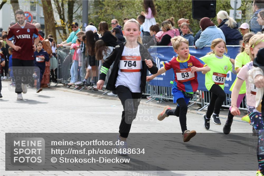 12.04.2026 - 45. Internationalen Wilhelmsburger Insellauf Strokosch-Dieckow http://msf.ph/oto/9488634 12.04.2026 14:09:48 Ziel 206, 908, 776, 172, 183, 196, 449, 772, 7, 917, 284, 44, 200, 563, 53, 712, 1512, 1525, 551, 764, 567, 720, 719, 907, 158, 268 meine-sportfotos.de