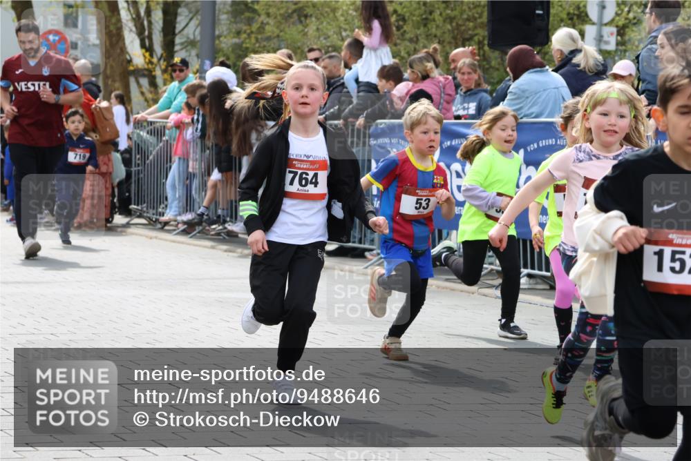 12.04.2026 - 45. Internationalen Wilhelmsburger Insellauf Strokosch-Dieckow http://msf.ph/oto/9488646 12.04.2026 14:09:48 Ziel 206, 908, 776, 172, 183, 196, 449, 772, 7, 917, 284, 44, 200, 563, 53, 712, 1512, 1525, 551, 764, 567, 720, 719, 907, 158, 268 meine-sportfotos.de