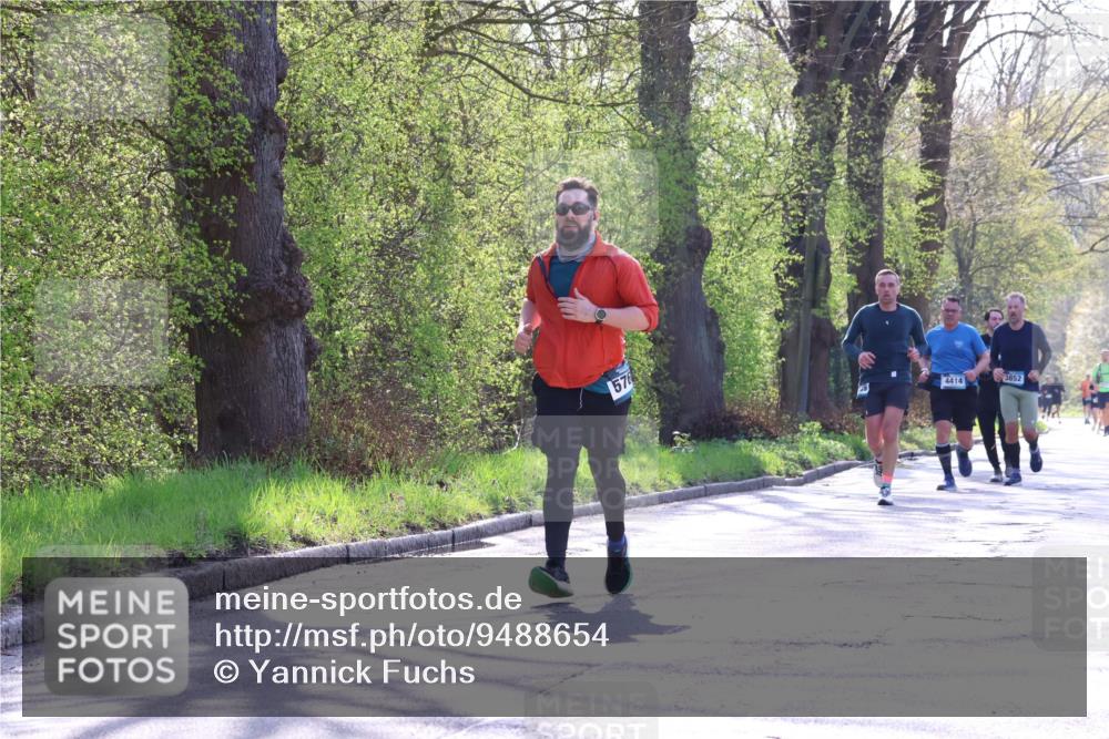 12.04.2026 - 45. Internationalen Wilhelmsburger Insellauf Yannick Fuchs http://msf.ph/oto/9488654 12.04.2026 10:40:04 Laufen 576, 4414, 3852 meine-sportfotos.de