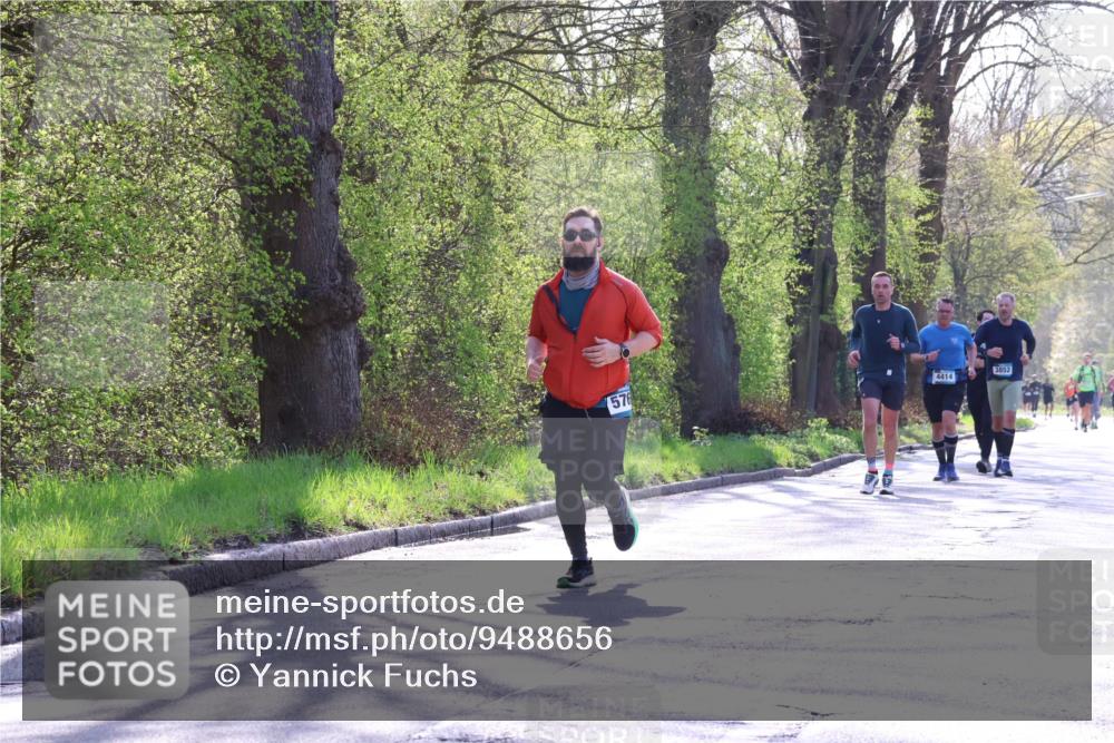 12.04.2026 - 45. Internationalen Wilhelmsburger Insellauf Yannick Fuchs http://msf.ph/oto/9488656 12.04.2026 10:40:05 Laufen 576, 4414, 3852 meine-sportfotos.de