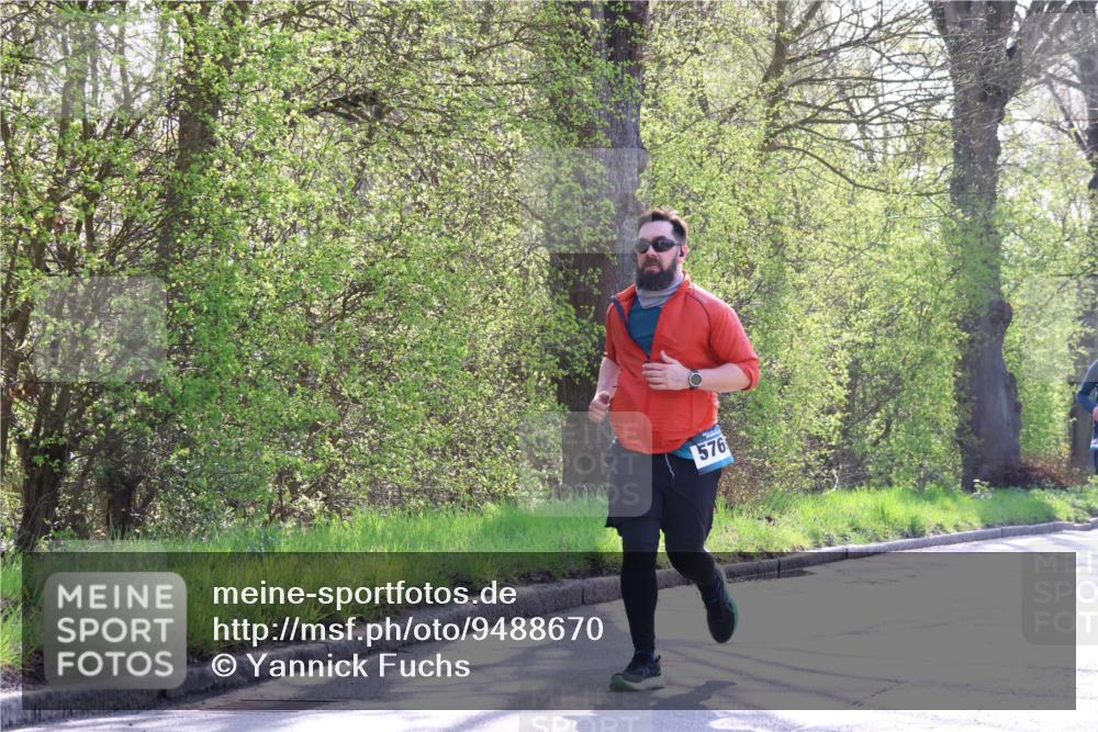 12.04.2026 - 45. Internationalen Wilhelmsburger Insellauf Yannick Fuchs http://msf.ph/oto/9488670 12.04.2026 10:40:06 Laufen 576 meine-sportfotos.de