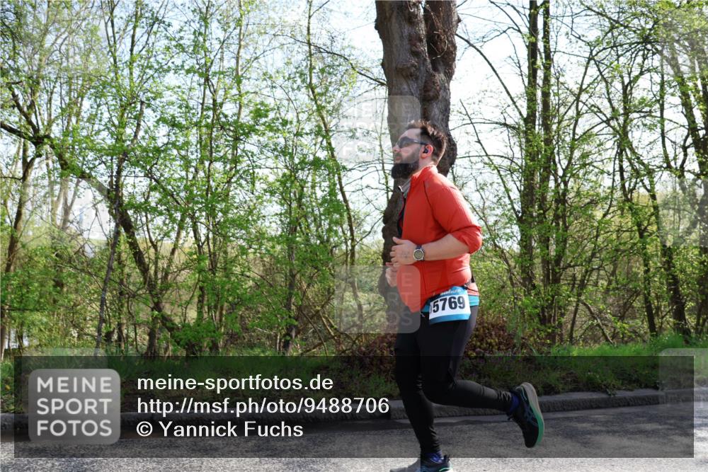12.04.2026 - 45. Internationalen Wilhelmsburger Insellauf Yannick Fuchs http://msf.ph/oto/9488706 12.04.2026 10:40:09 Laufen 5769 meine-sportfotos.de