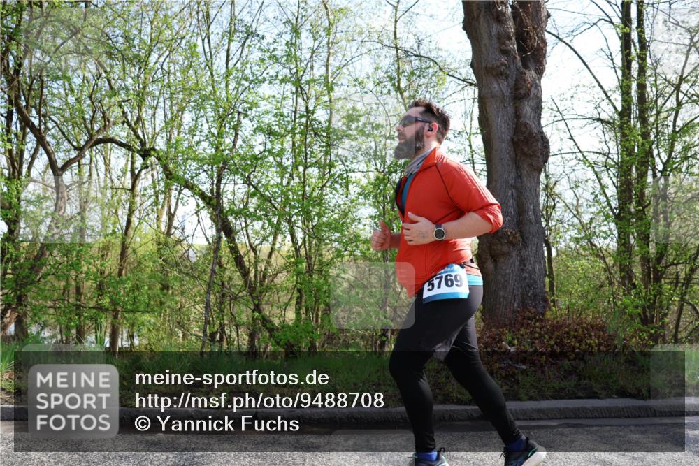 12.04.2026 - 45. Internationalen Wilhelmsburger Insellauf Yannick Fuchs http://msf.ph/oto/9488708 12.04.2026 10:40:09 Laufen 5769 meine-sportfotos.de