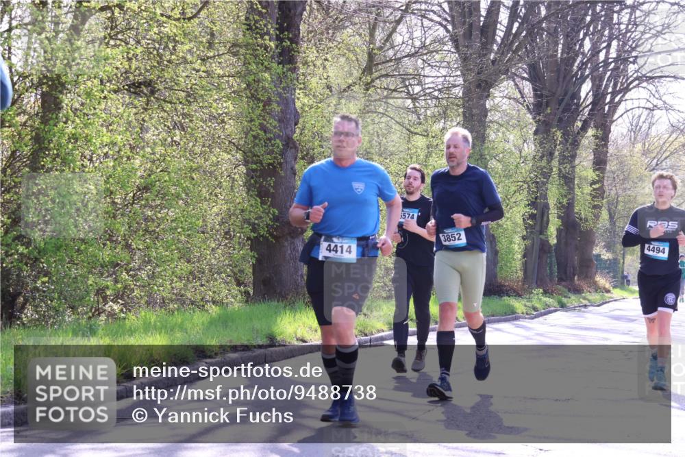 12.04.2026 - 45. Internationalen Wilhelmsburger Insellauf Yannick Fuchs http://msf.ph/oto/9488738 12.04.2026 10:40:13 Laufen 4414, 5574, 3852, 4494 meine-sportfotos.de