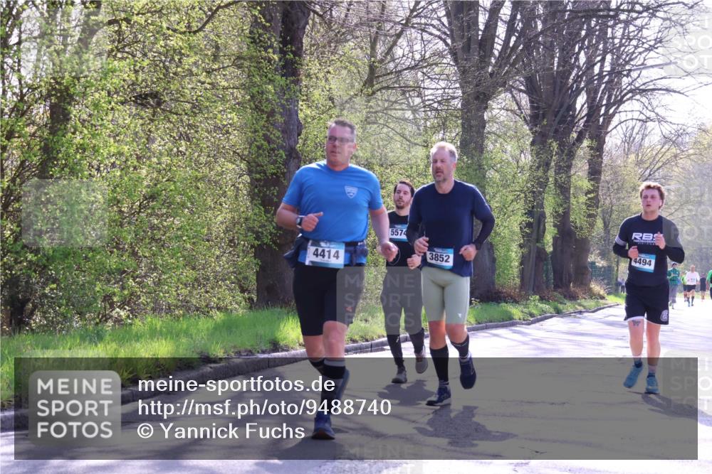 12.04.2026 - 45. Internationalen Wilhelmsburger Insellauf Yannick Fuchs http://msf.ph/oto/9488740 12.04.2026 10:40:13 Laufen 4414, 5574, 3852, 4494 meine-sportfotos.de