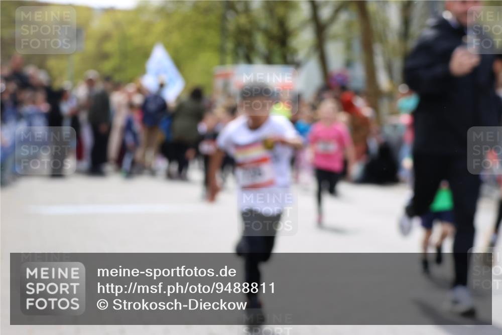 12.04.2026 - 45. Internationalen Wilhelmsburger Insellauf Strokosch-Dieckow http://msf.ph/oto/9488811 12.04.2026 14:09:39 Ziel 1501, 249, 1059, 1516, 94, 921, 251, 945, 934, 212, 735, 190, 240, 1520, 206, 908, 776, 172, 183, 196, 449, 772 meine-sportfotos.de