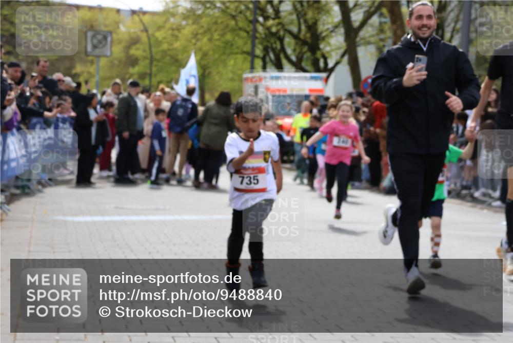 12.04.2026 - 45. Internationalen Wilhelmsburger Insellauf Strokosch-Dieckow http://msf.ph/oto/9488840 12.04.2026 14:09:39 Ziel 1501, 249, 1059, 1516, 94, 921, 251, 945, 934, 212, 735, 190, 240, 1520, 206, 908, 776, 172, 183, 196, 449, 772 meine-sportfotos.de