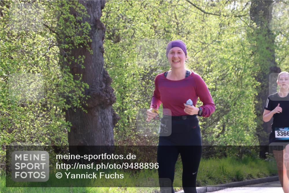 12.04.2026 - 45. Internationalen Wilhelmsburger Insellauf Yannick Fuchs http://msf.ph/oto/9488896 12.04.2026 10:40:29 Laufen 3366 meine-sportfotos.de