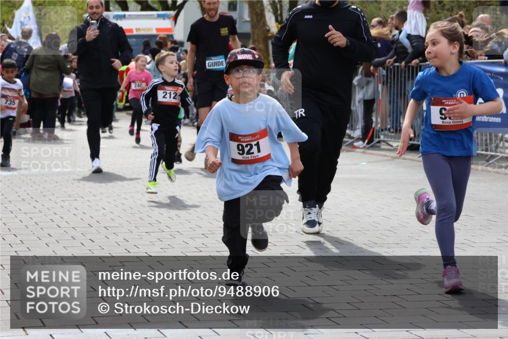 12.04.2026 - 45. Internationalen Wilhelmsburger Insellauf Strokosch-Dieckow http://msf.ph/oto/9488906 12.04.2026 14:09:37 Ziel 541, 1501, 249, 1059, 1516, 94, 921, 251, 945, 934, 212, 735, 190, 240, 1520, 206 meine-sportfotos.de