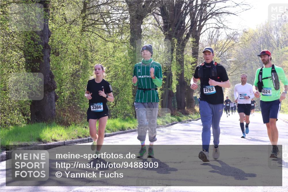 12.04.2026 - 45. Internationalen Wilhelmsburger Insellauf Yannick Fuchs http://msf.ph/oto/9488909 12.04.2026 10:40:31 Laufen 3366, 2762, 4710, 4024 meine-sportfotos.de
