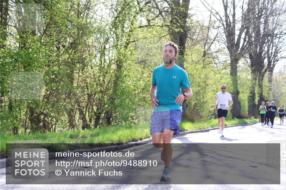 12.04.2026 - 45. Internationalen Wilhelmsburger Insellauf Yannick Fuchs http://msf.ph/oto/9488910 12.04.2026 10:34:40 Laufen 3172 meine-sportfotos.de