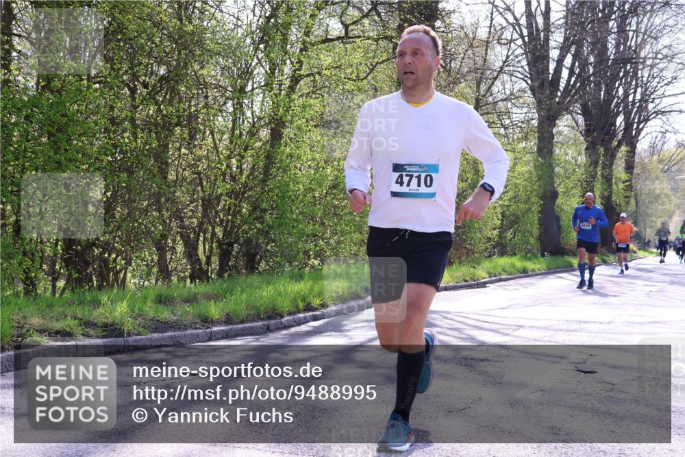 12.04.2026 - 45. Internationalen Wilhelmsburger Insellauf Yannick Fuchs http://msf.ph/oto/9488995 12.04.2026 10:40:37 Laufen 4710, 4836 meine-sportfotos.de