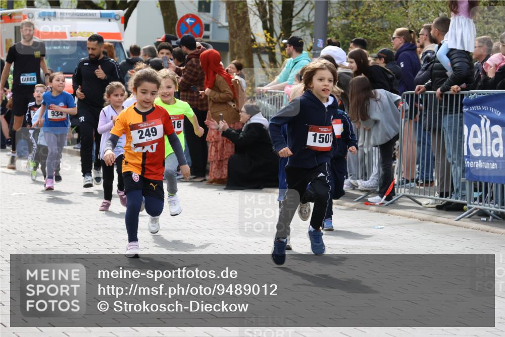 12.04.2026 - 45. Internationalen Wilhelmsburger Insellauf Strokosch-Dieckow http://msf.ph/oto/9489012 12.04.2026 14:09:32 Ziel 216, 25, 1066, 209, 915, 221, 541, 1501, 249, 1059, 1516, 94, 921, 251, 945, 934 meine-sportfotos.de