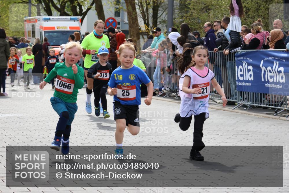 12.04.2026 - 45. Internationalen Wilhelmsburger Insellauf Strokosch-Dieckow http://msf.ph/oto/9489040 12.04.2026 14:09:29 Ziel 219, 216, 25, 1066, 209, 915, 221, 541, 1501, 249 meine-sportfotos.de