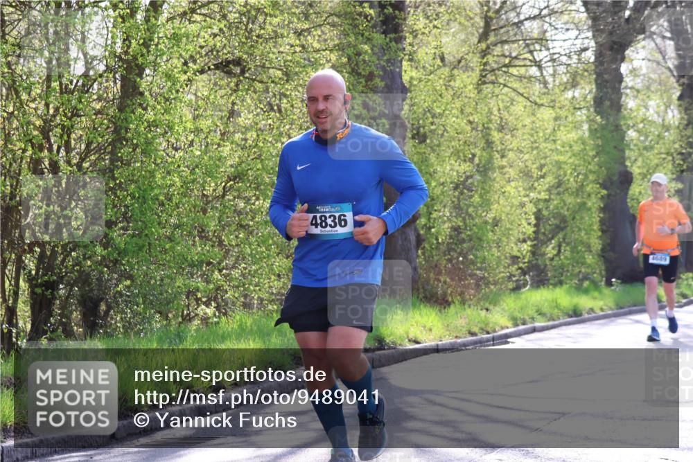 12.04.2026 - 45. Internationalen Wilhelmsburger Insellauf Yannick Fuchs http://msf.ph/oto/9489041 12.04.2026 10:40:41 Laufen 4836, 4689 meine-sportfotos.de