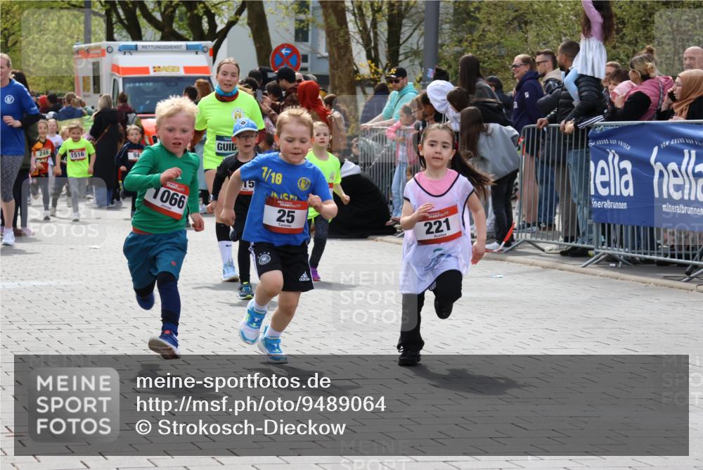 12.04.2026 - 45. Internationalen Wilhelmsburger Insellauf Strokosch-Dieckow http://msf.ph/oto/9489064 12.04.2026 14:09:28 Ziel 270, 220, 219, 216, 25, 1066, 209, 915, 221, 541, 1501 meine-sportfotos.de