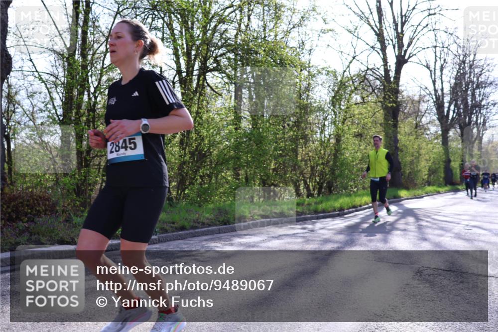 12.04.2026 - 45. Internationalen Wilhelmsburger Insellauf Yannick Fuchs http://msf.ph/oto/9489067 12.04.2026 10:34:54 Laufen 2845 meine-sportfotos.de