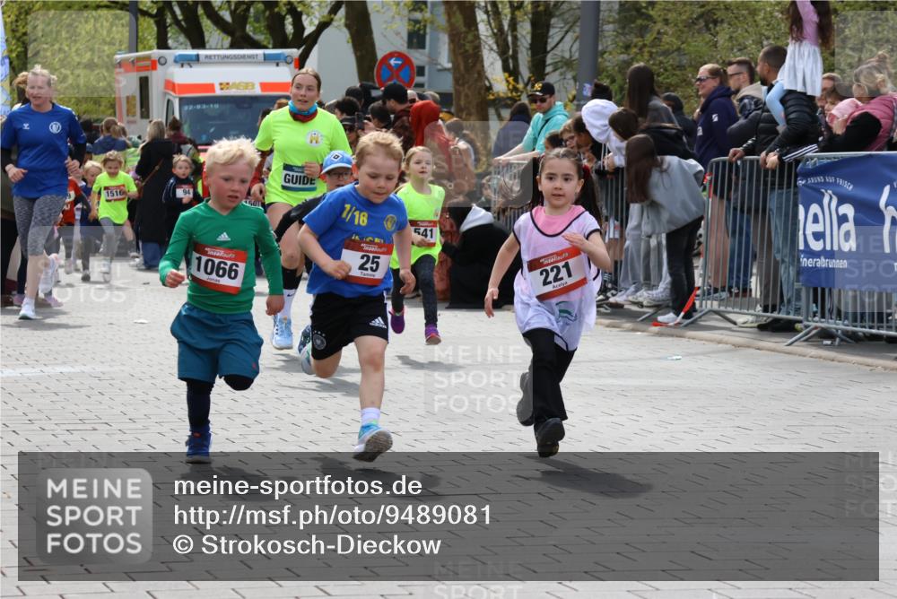12.04.2026 - 45. Internationalen Wilhelmsburger Insellauf Strokosch-Dieckow http://msf.ph/oto/9489081 12.04.2026 14:09:28 Ziel 270, 220, 219, 216, 25, 1066, 209, 915, 221, 541, 1501 meine-sportfotos.de