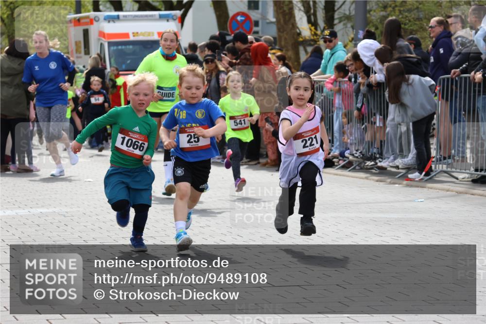 12.04.2026 - 45. Internationalen Wilhelmsburger Insellauf Strokosch-Dieckow http://msf.ph/oto/9489108 12.04.2026 14:09:28 Ziel 270, 220, 219, 216, 25, 1066, 209, 915, 221, 541, 1501 meine-sportfotos.de