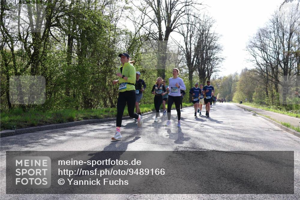 12.04.2026 - 45. Internationalen Wilhelmsburger Insellauf Yannick Fuchs http://msf.ph/oto/9489166 12.04.2026 10:35:04 Laufen 5694, 2301, 5046, 5637 meine-sportfotos.de