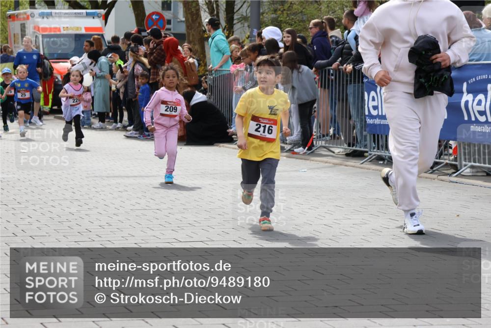 12.04.2026 - 45. Internationalen Wilhelmsburger Insellauf Strokosch-Dieckow http://msf.ph/oto/9489180 12.04.2026 14:09:24 Ziel 223, 271, 691, 1511, 252, 270, 220, 219, 216, 25, 1066, 209, 915, 221 meine-sportfotos.de