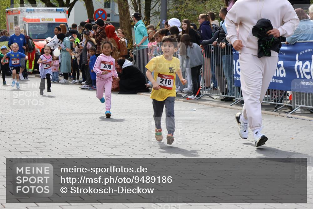 12.04.2026 - 45. Internationalen Wilhelmsburger Insellauf Strokosch-Dieckow http://msf.ph/oto/9489186 12.04.2026 14:09:24 Ziel 223, 271, 691, 1511, 252, 270, 220, 219, 216, 25, 1066, 209, 915, 221 meine-sportfotos.de