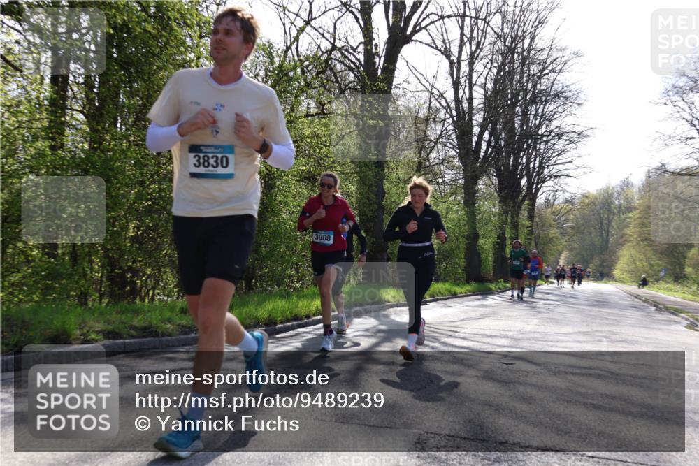 12.04.2026 - 45. Internationalen Wilhelmsburger Insellauf Yannick Fuchs http://msf.ph/oto/9489239 12.04.2026 10:35:11 Laufen 3830, 3008 meine-sportfotos.de