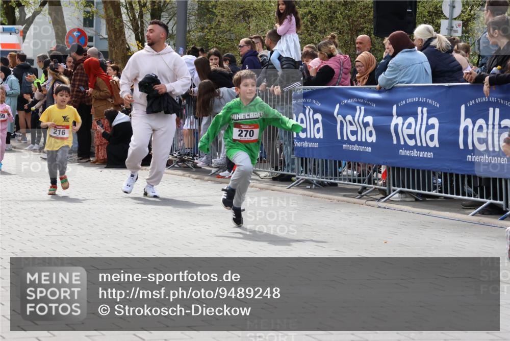 12.04.2026 - 45. Internationalen Wilhelmsburger Insellauf Strokosch-Dieckow http://msf.ph/oto/9489248 12.04.2026 14:09:22 Ziel 927, 215, 577, 223, 271, 691, 1511, 252, 270, 220, 219, 216 meine-sportfotos.de