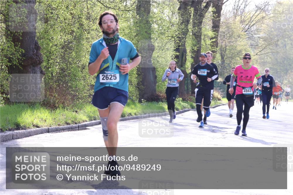 12.04.2026 - 45. Internationalen Wilhelmsburger Insellauf Yannick Fuchs http://msf.ph/oto/9489249 12.04.2026 10:40:58 Laufen 2625, 2355, 2598, 111, 4943, 5553 meine-sportfotos.de