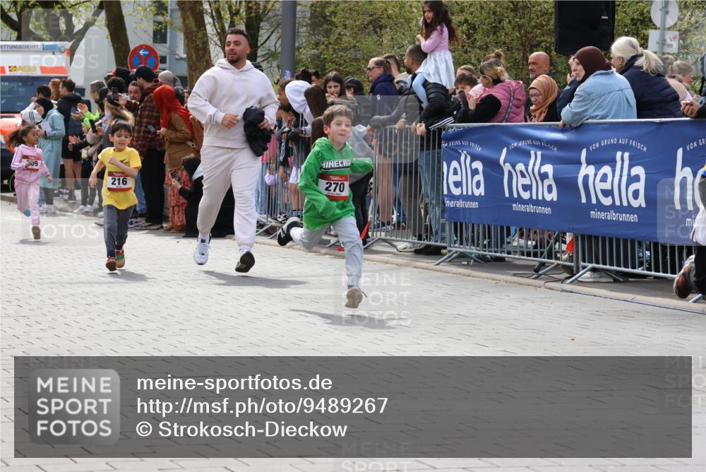 12.04.2026 - 45. Internationalen Wilhelmsburger Insellauf Strokosch-Dieckow http://msf.ph/oto/9489267 12.04.2026 14:09:22 Ziel 927, 215, 577, 223, 271, 691, 1511, 252, 270, 220, 219, 216 meine-sportfotos.de