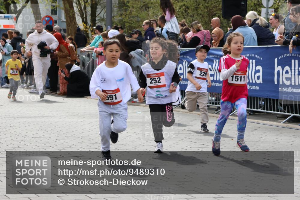 12.04.2026 - 45. Internationalen Wilhelmsburger Insellauf Strokosch-Dieckow http://msf.ph/oto/9489310 12.04.2026 14:09:20 Ziel 12, 911, 741, 1502, 927, 215, 577, 223, 271, 691, 1511, 252, 270, 220, 219 meine-sportfotos.de