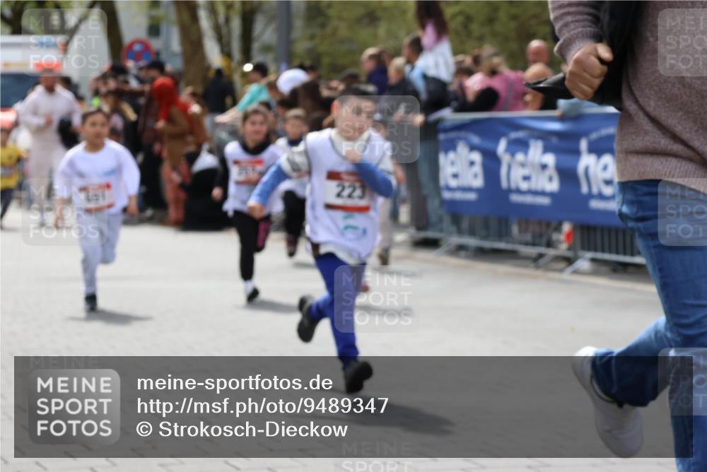 12.04.2026 - 45. Internationalen Wilhelmsburger Insellauf Strokosch-Dieckow http://msf.ph/oto/9489347 12.04.2026 14:09:19 Ziel 947, 180, 12, 911, 741, 1502, 927, 215, 577, 223, 271, 691, 1511, 252, 270, 220, 219 meine-sportfotos.de