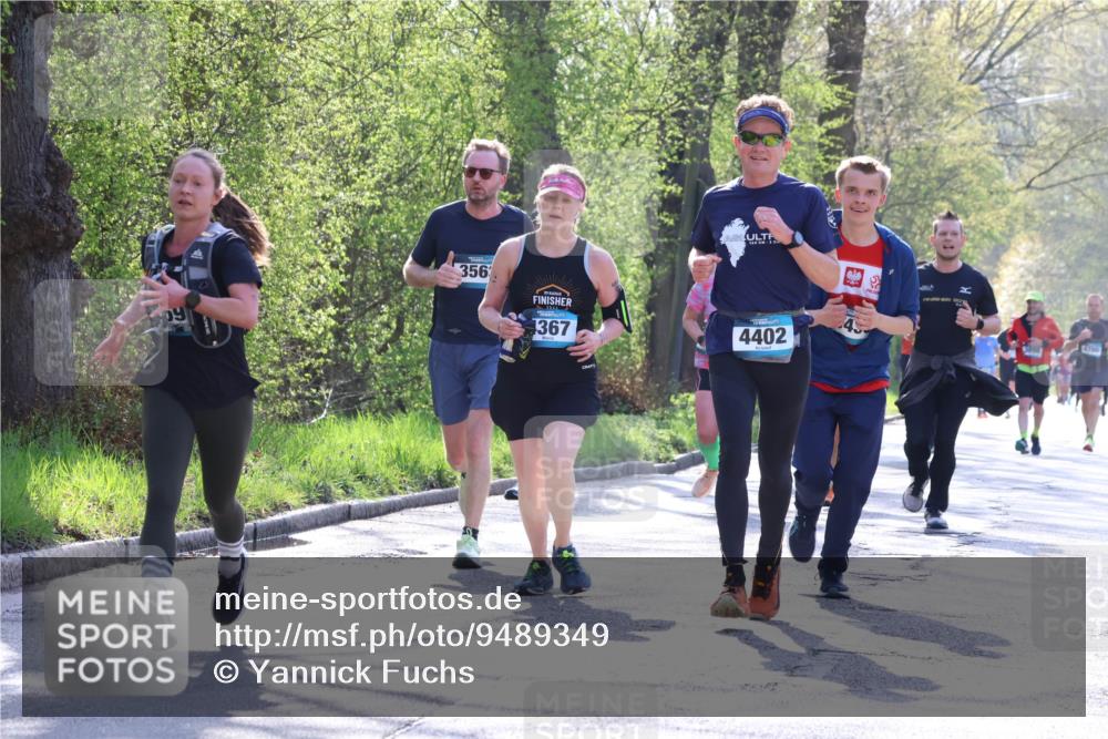12.04.2026 - 45. Internationalen Wilhelmsburger Insellauf Yannick Fuchs http://msf.ph/oto/9489349 12.04.2026 10:35:27 Laufen 356, 367, 4402, 45, 4700, 3098 meine-sportfotos.de