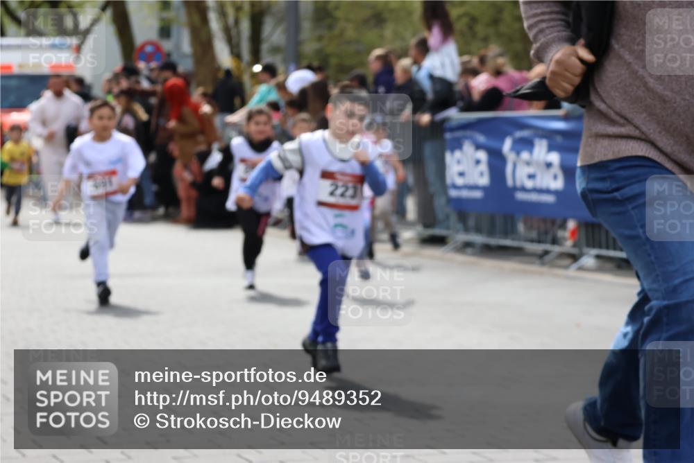 12.04.2026 - 45. Internationalen Wilhelmsburger Insellauf Strokosch-Dieckow http://msf.ph/oto/9489352 12.04.2026 14:09:19 Ziel 947, 180, 12, 911, 741, 1502, 927, 215, 577, 223, 271, 691, 1511, 252, 270, 220, 219 meine-sportfotos.de