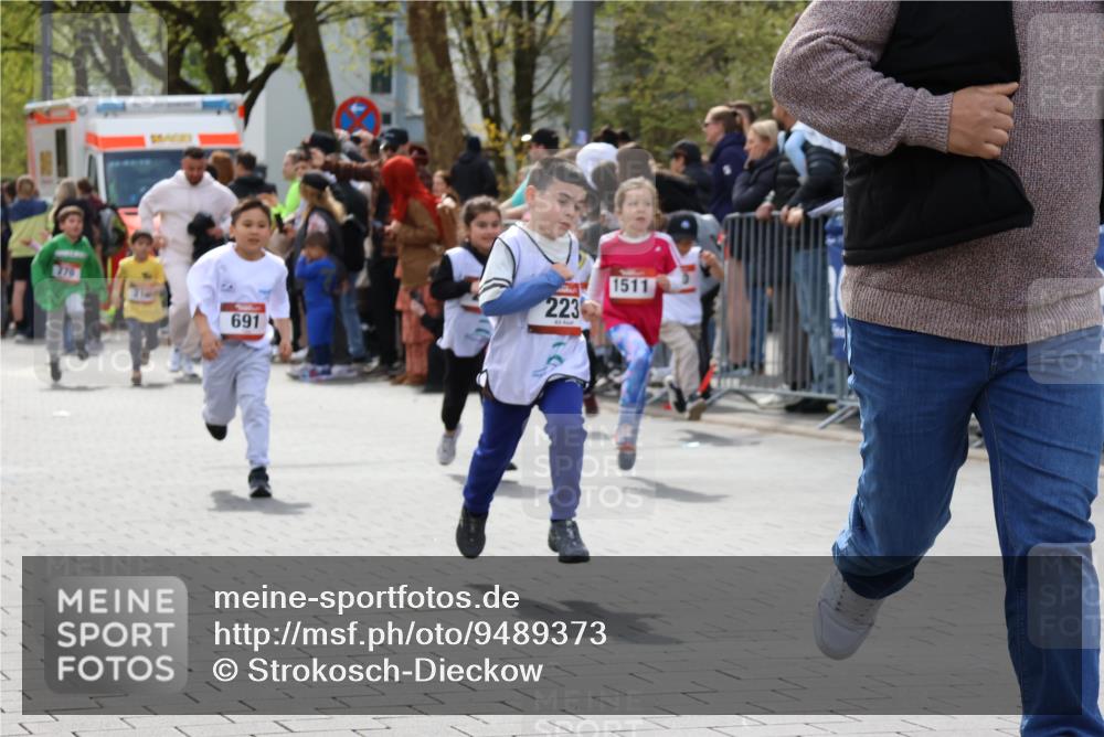 12.04.2026 - 45. Internationalen Wilhelmsburger Insellauf Strokosch-Dieckow http://msf.ph/oto/9489373 12.04.2026 14:09:18 Ziel 947, 180, 12, 911, 741, 1502, 927, 215, 577, 223, 271, 691, 1511, 252, 270, 220, 219 meine-sportfotos.de