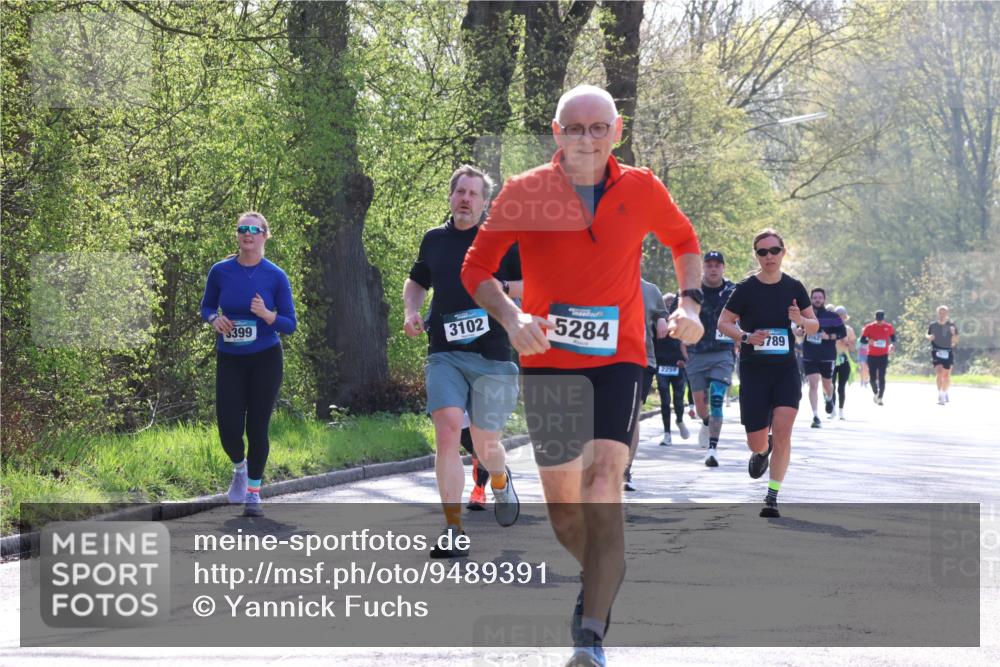 12.04.2026 - 45. Internationalen Wilhelmsburger Insellauf Yannick Fuchs http://msf.ph/oto/9489391 12.04.2026 10:41:15 Laufen 399, 3102, 5284, 2255, 789 meine-sportfotos.de