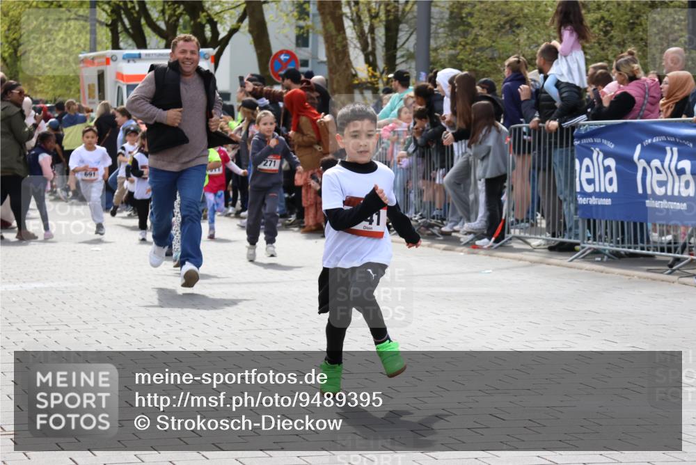 12.04.2026 - 45. Internationalen Wilhelmsburger Insellauf Strokosch-Dieckow http://msf.ph/oto/9489395 12.04.2026 14:09:15 Ziel 453, 273, 955, 786, 947, 180, 12, 911, 741, 1502, 927, 215, 577, 223, 271, 691, 1511, 252 meine-sportfotos.de