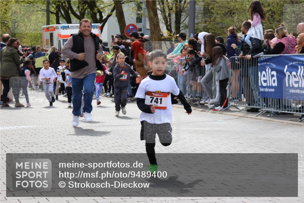 12.04.2026 - 45. Internationalen Wilhelmsburger Insellauf Strokosch-Dieckow http://msf.ph/oto/9489400 12.04.2026 14:09:15 Ziel 453, 273, 955, 786, 947, 180, 12, 911, 741, 1502, 927, 215, 577, 223, 271, 691, 1511, 252 meine-sportfotos.de