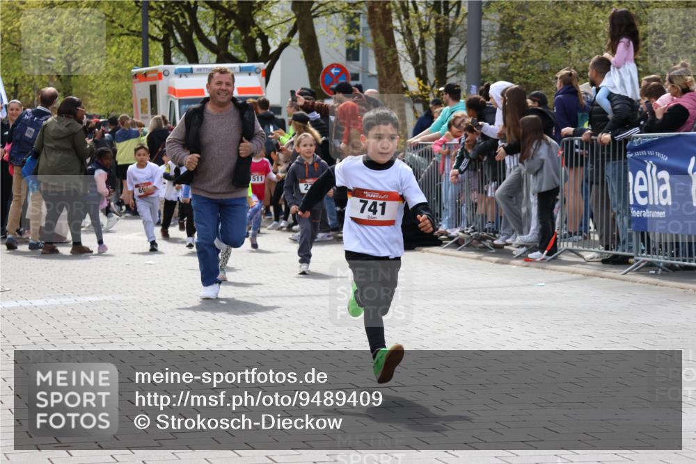 12.04.2026 - 45. Internationalen Wilhelmsburger Insellauf Strokosch-Dieckow http://msf.ph/oto/9489409 12.04.2026 14:09:15 Ziel 453, 273, 955, 786, 947, 180, 12, 911, 741, 1502, 927, 215, 577, 223, 271, 691, 1511, 252 meine-sportfotos.de