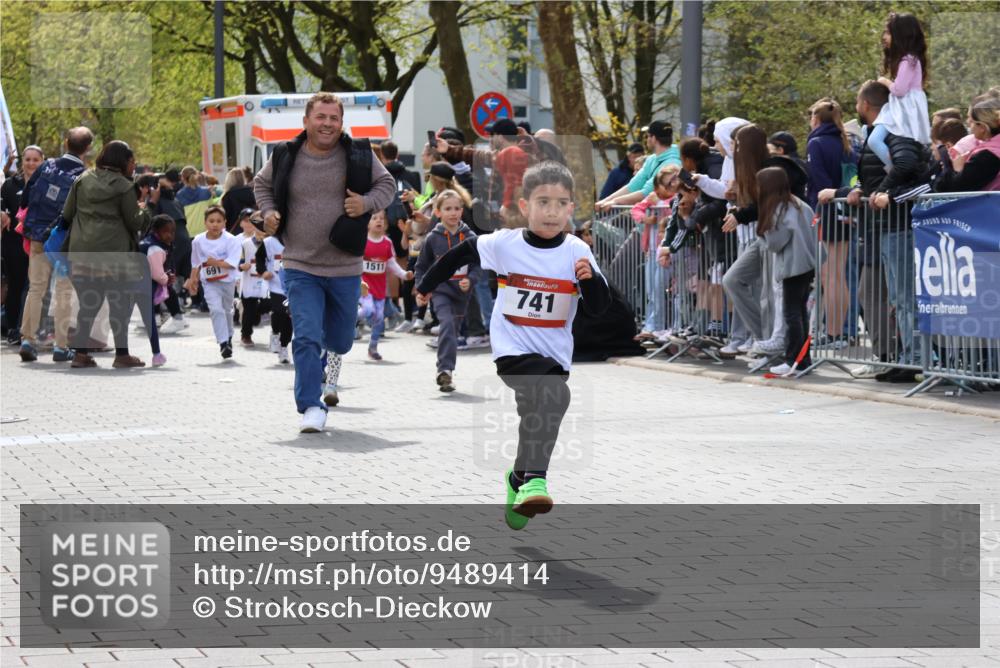 12.04.2026 - 45. Internationalen Wilhelmsburger Insellauf Strokosch-Dieckow http://msf.ph/oto/9489414 12.04.2026 14:09:15 Ziel 453, 273, 955, 786, 947, 180, 12, 911, 741, 1502, 927, 215, 577, 223, 271, 691, 1511, 252 meine-sportfotos.de